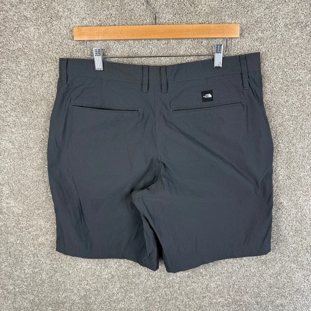 The North Face Mens Shorts Asphalt Grey Nylon Stretch Hiking NF0A3FZC